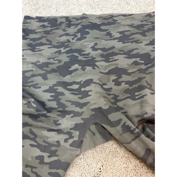Spanx Women's Size 3X Look at Me Now Seamless Crop Green Camo Leggings Stretch - Picture 5 of 7
